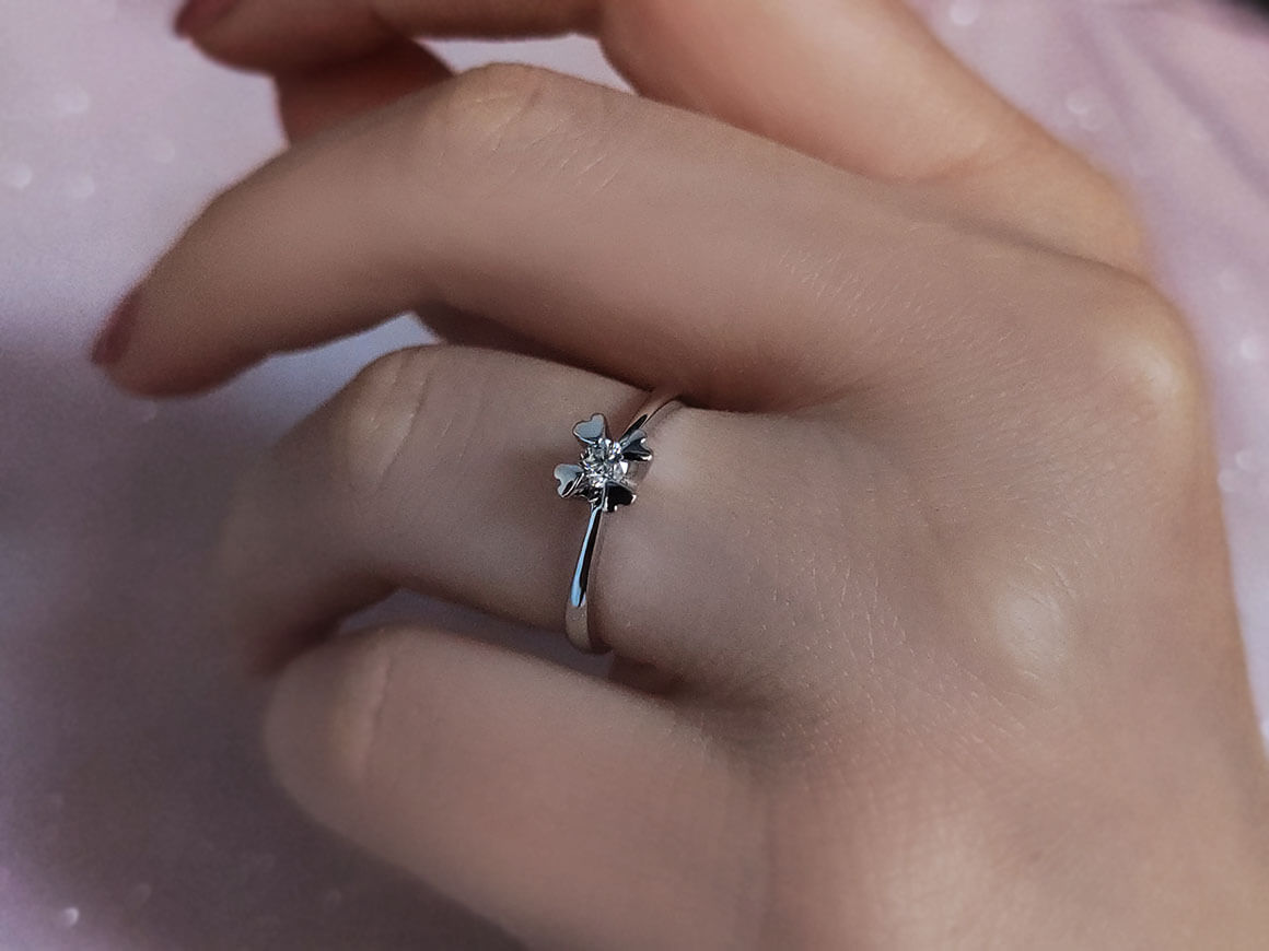 0.12 Carat Diamond Solitaire Ring in 18K