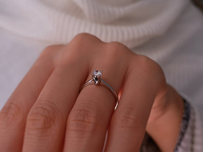 Bague solitaire en diamant de 0,13 carat