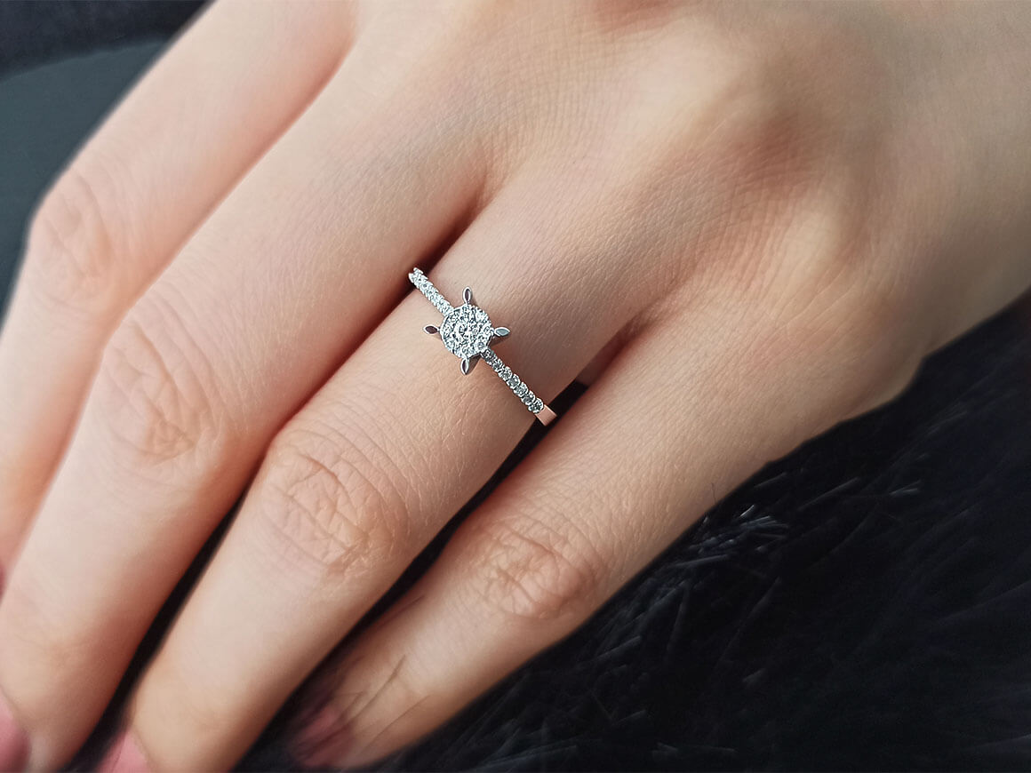 0.60 carat diamond solitaire effect ring