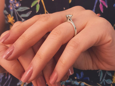 Bague solitaire en diamant de 0,64 carat au total