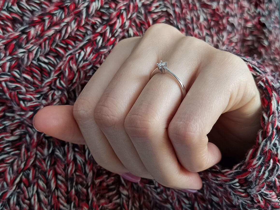 F Color 0.10 Carat Diamond Solitaire Ring