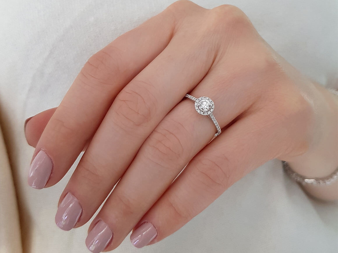 Bague solitaire en diamant de 0,42 carat au total