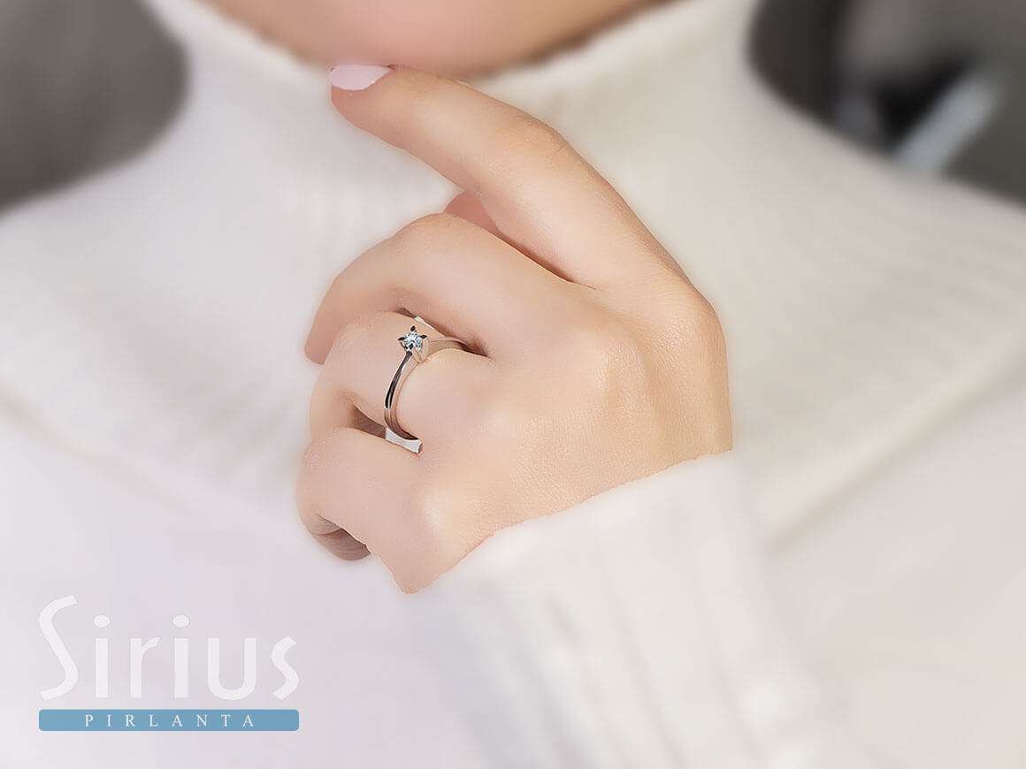 E Color 0.10 Carat Diamond Solitaire Ring