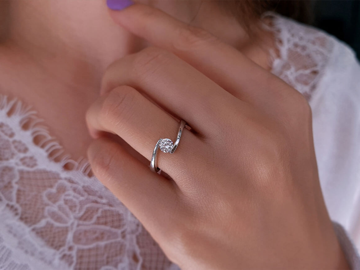Bague solitaire en diamant de 0,35 carat de couleur F