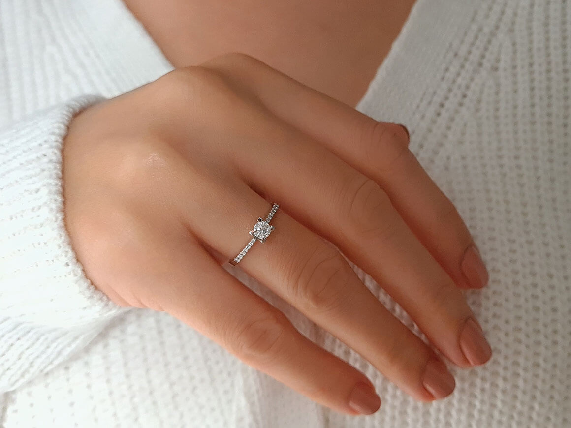 Bague solitaire en diamant de 0,32 carat au total
