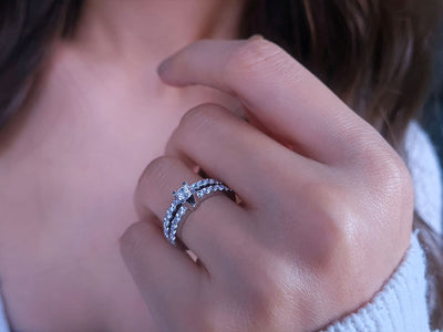 Total 1.01 carat diamond solitaire ring and alliance