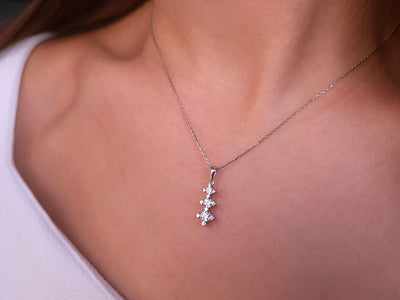 0.34 carat diamond tria necklace