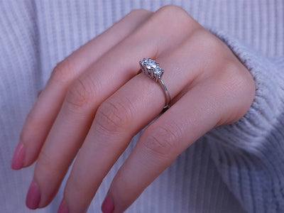 Bague trio de diamants de 0,57 carat en or blanc 18 carats