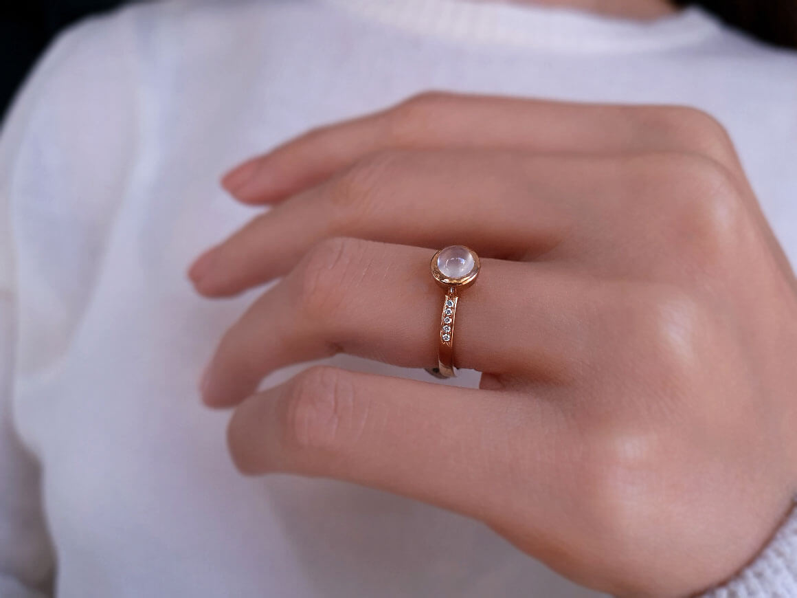 Bague vintage en diamant et pierre de lune 