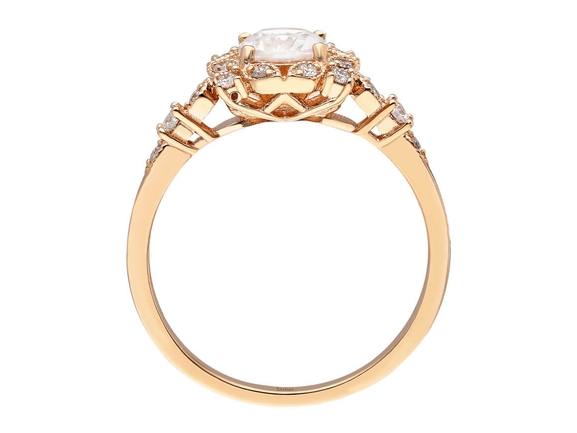 Diamant und Weißer Saphir Zekhara Ring - handgefertigter Diamantschmuck aus Feingold | Sirius Diamant