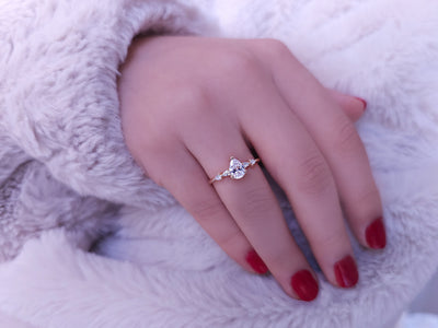 Arina ring with diamonds and white topazes