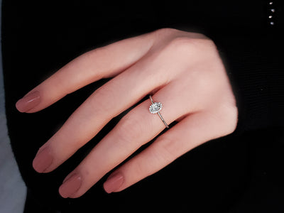 Mathilde ring with diamonds and white topaz