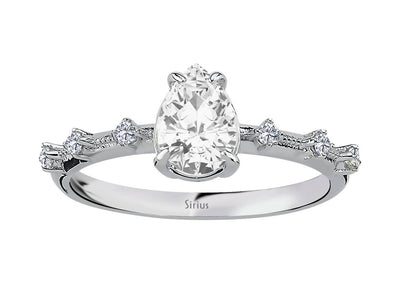 Sofia ring with diamonds and white topaz