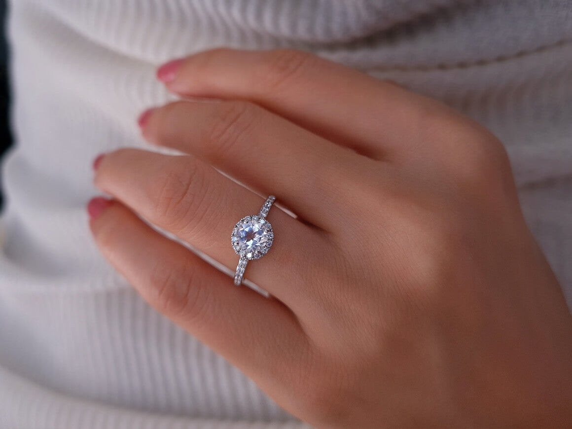 Insgesamt 1,20 Karat Diamant und weißer Topas Solitärring - handgefertigter Diamantschmuck aus Feingold | Sirius Diamant