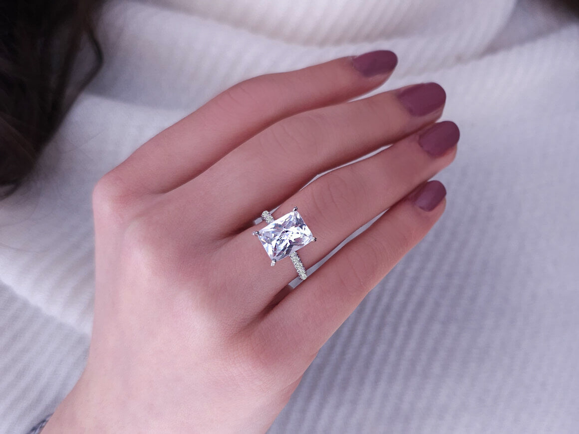 Diamond and white topaz Venus Magna ring