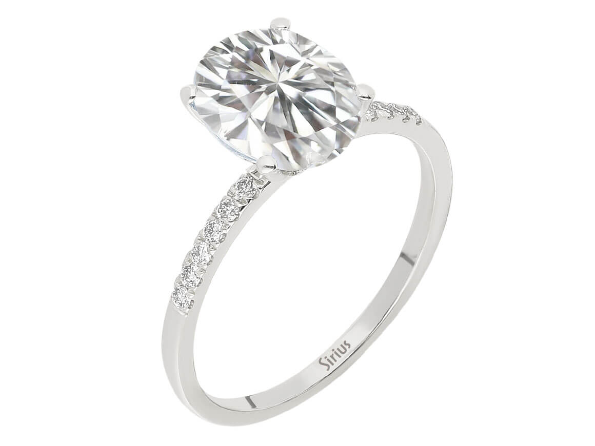 Diamond and white topaz ring in 14 K white gold