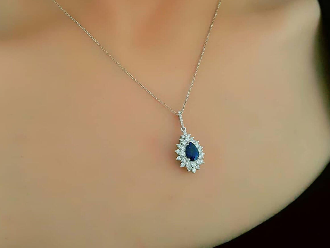 Collier diamant et saphir en goutte
