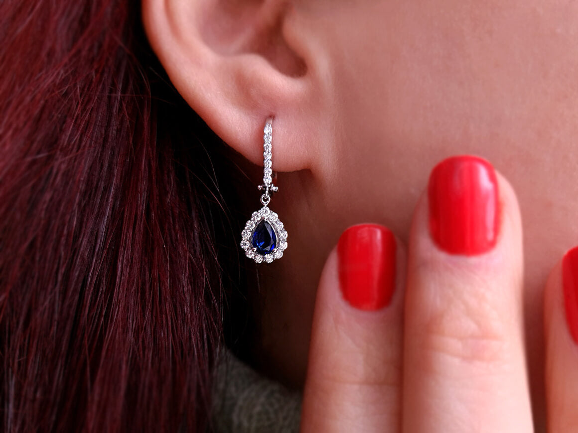 Diamant und Tropfen Saphir Ohrhänger - handgefertigter Diamantschmuck aus Feingold | Sirius Diamant