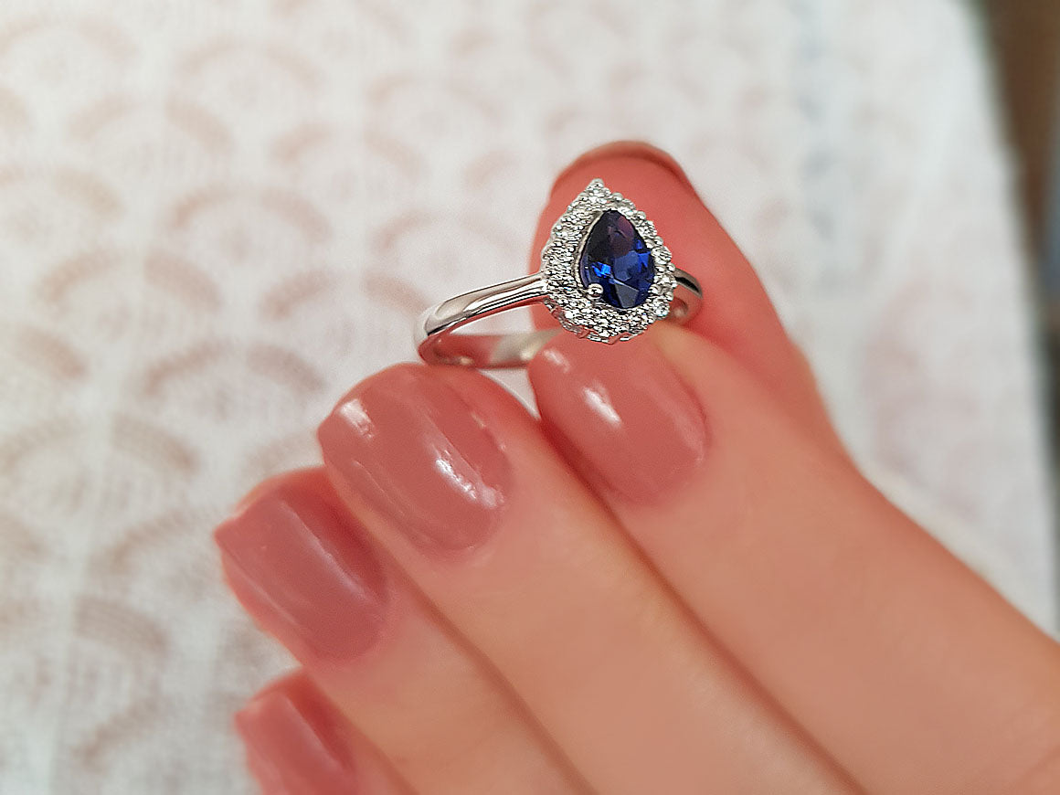 Bague diamant et saphir poire