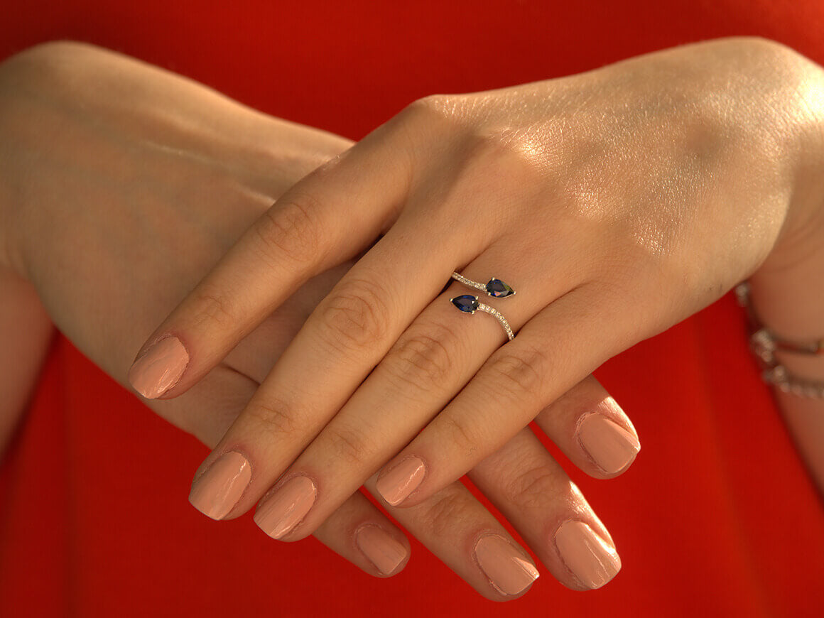 Bague en diamant et saphir taille poire 