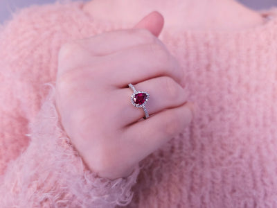 Diamond and drop ruby ring in 14 K white gold