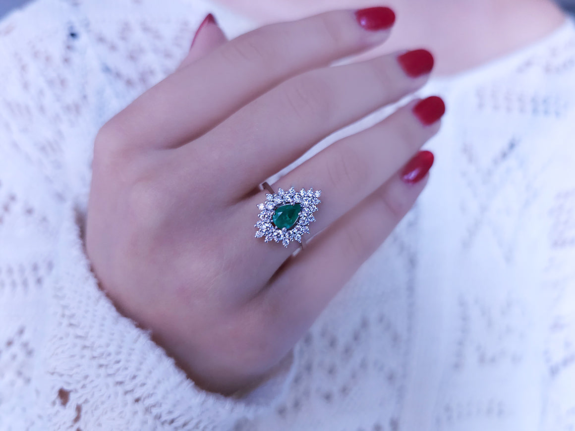 Neslişah ring with diamonds and drop-shaped emeralds