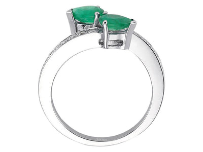 Diamond and drop emerald ring in 14 K white gold