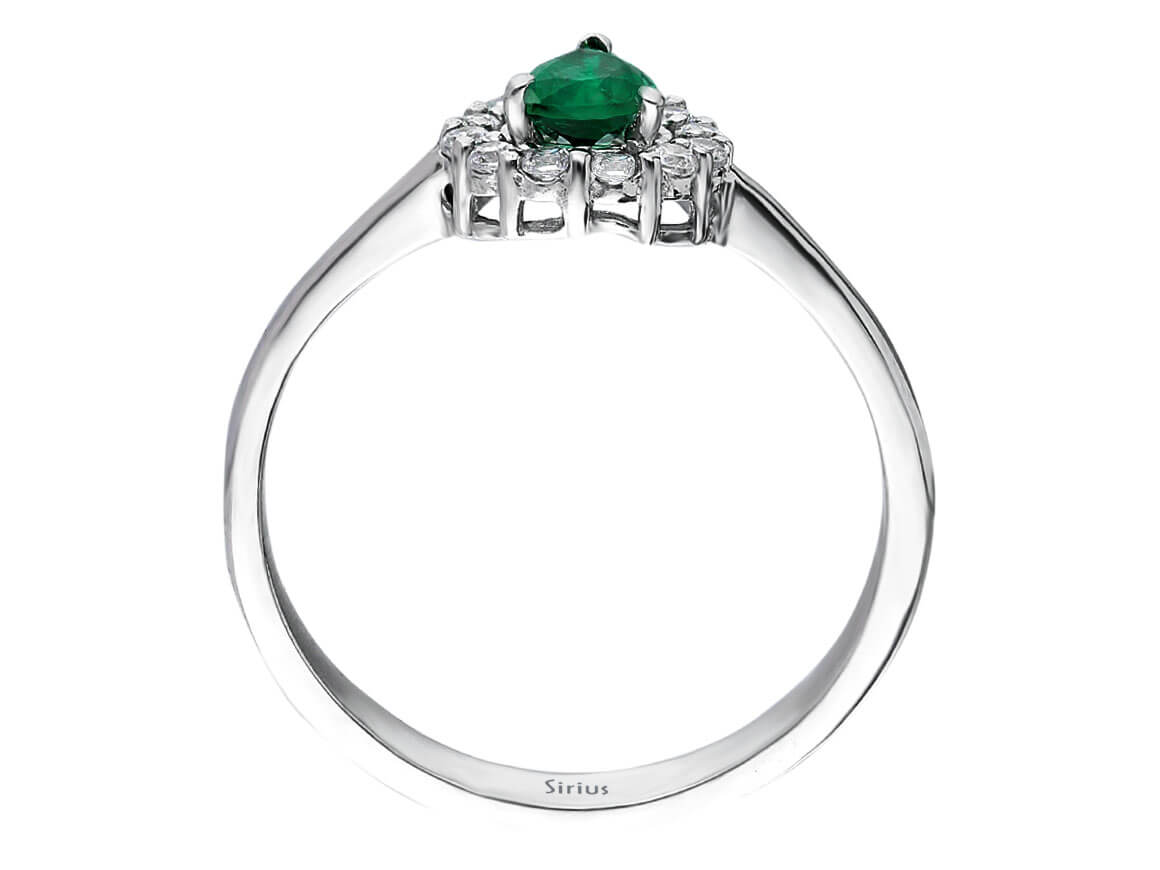 Diamond and drop emerald ring in 18K white gold
