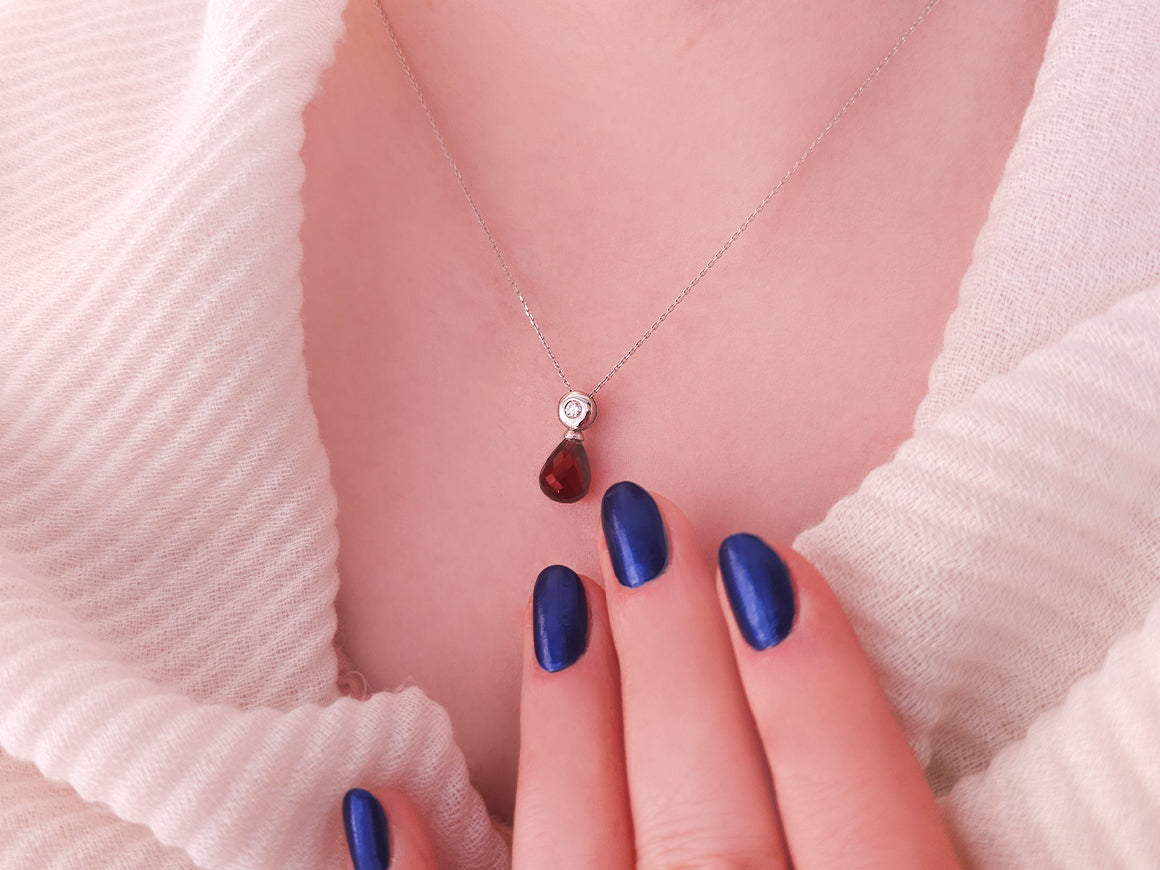 Diamant und Tropfen Garnet Collier - handgefertigter Diamantschmuck aus Feingold | Sirius Diamant