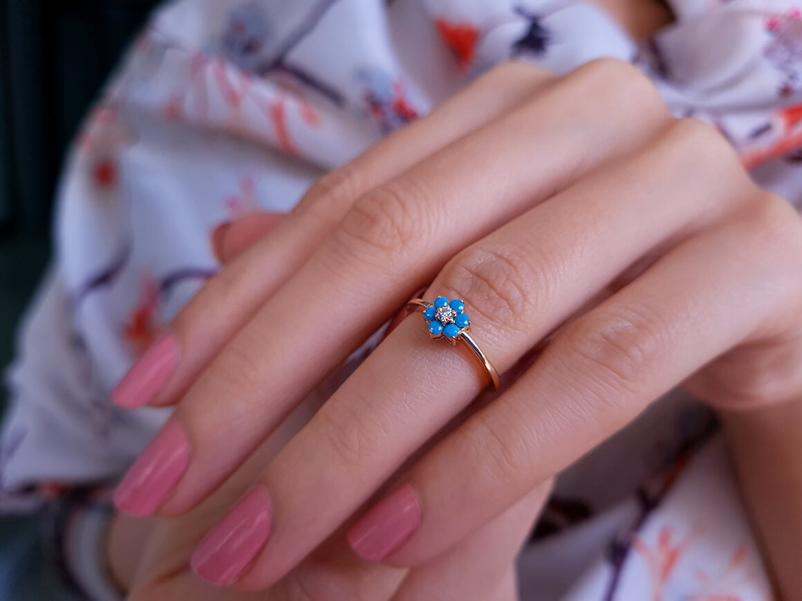 Diamond and Turquoise Daisy Ring 8 K Red Gold