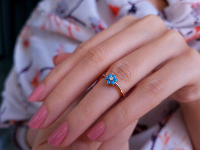 Diamond and Turquoise Daisy Ring 8 K Red Gold