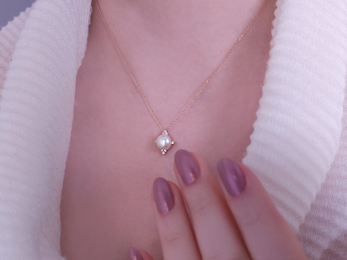 Moira Halskette mit Diamanten und Perlen - handgefertigter Diamantschmuck aus Feingold | Sirius Diamant