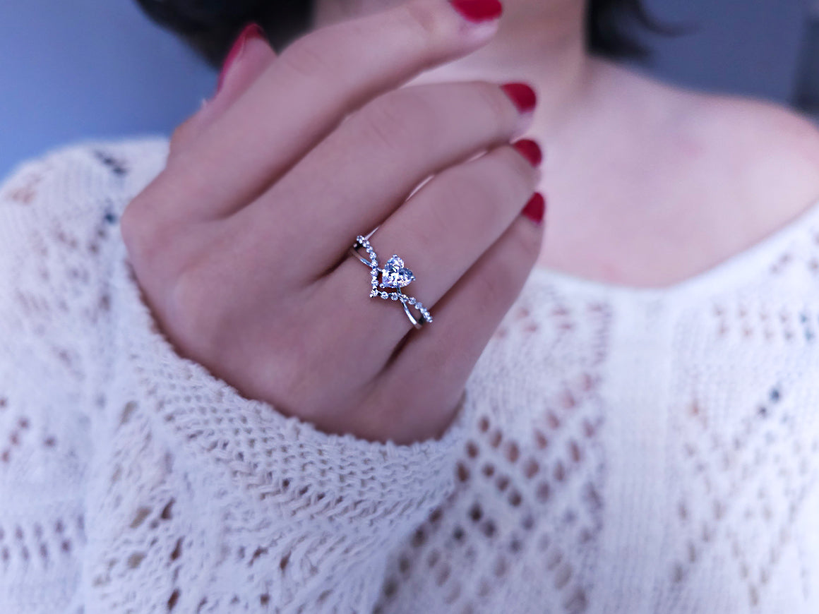 Nevbahar heart-shaped diamond and white topaz ring