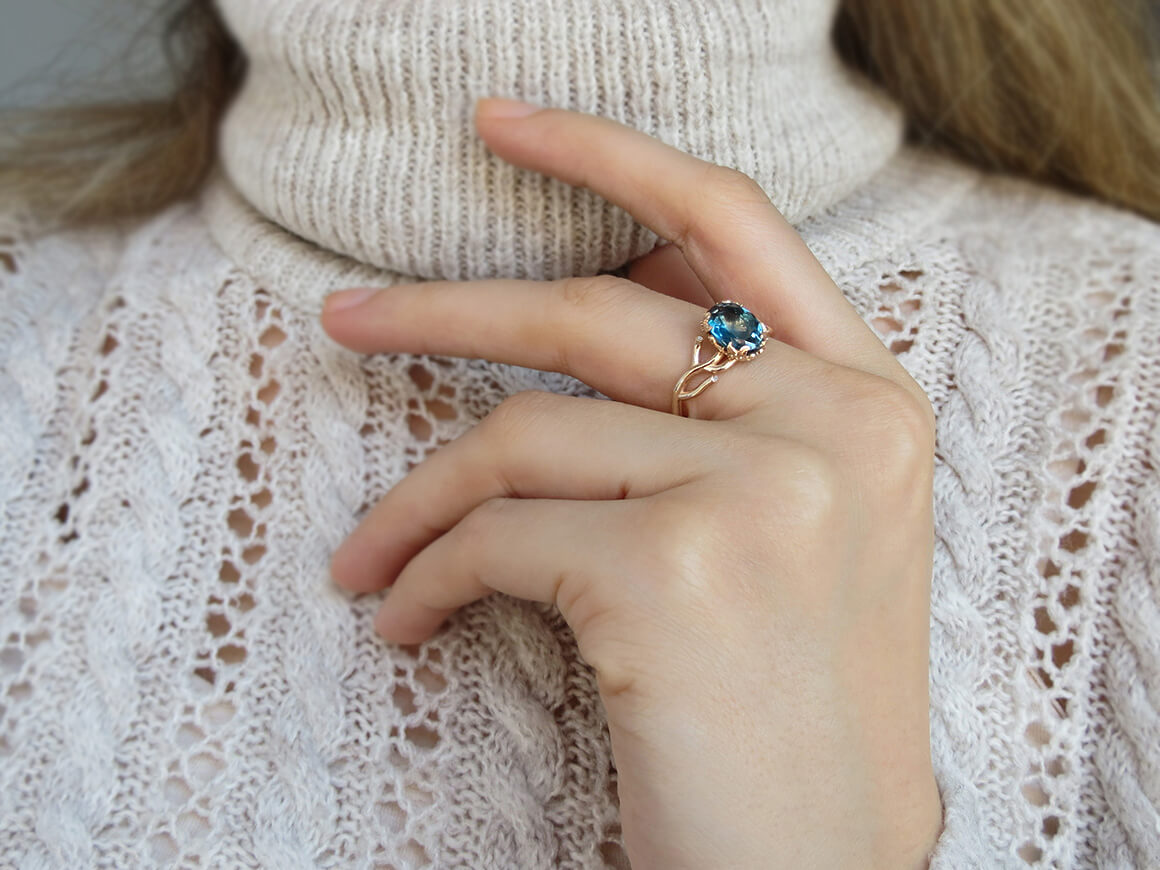 Bague en or rose 14 carats avec diamants et topaze bleue de Londres 