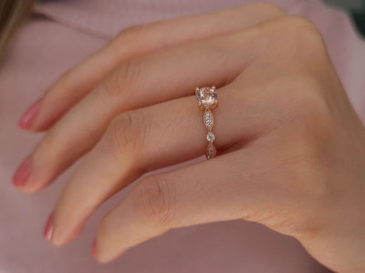 Bague solitaire vintage en diamant et morganite 