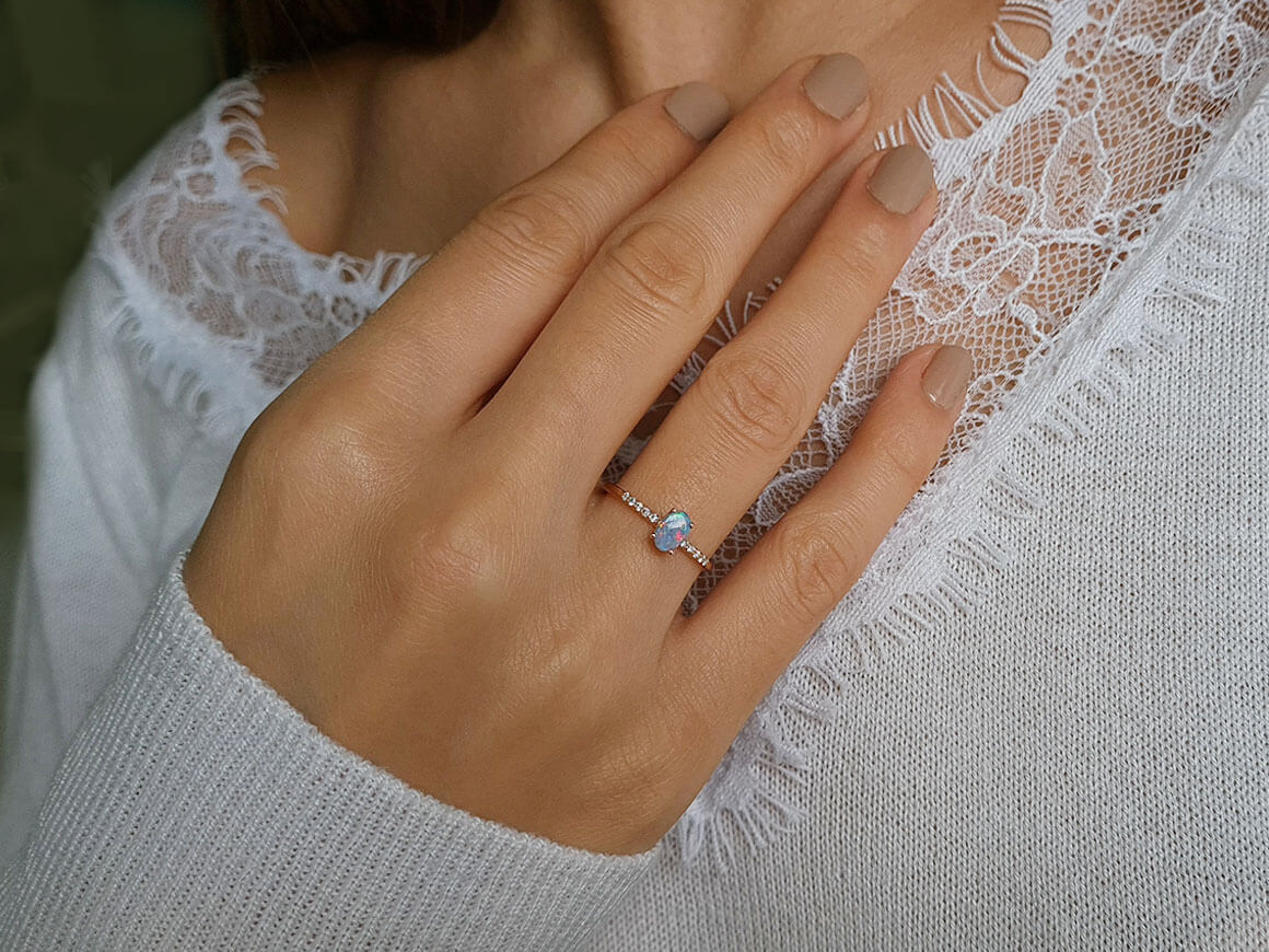 Diamant und Opal Ring