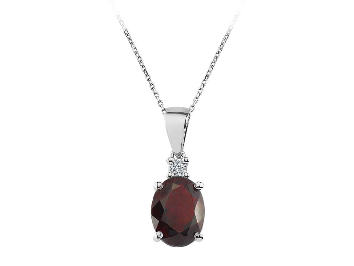 Diamond and oval garnet necklace in 333 8 K white gold