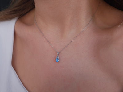 Diamant und Oval Blauer Topas Collier