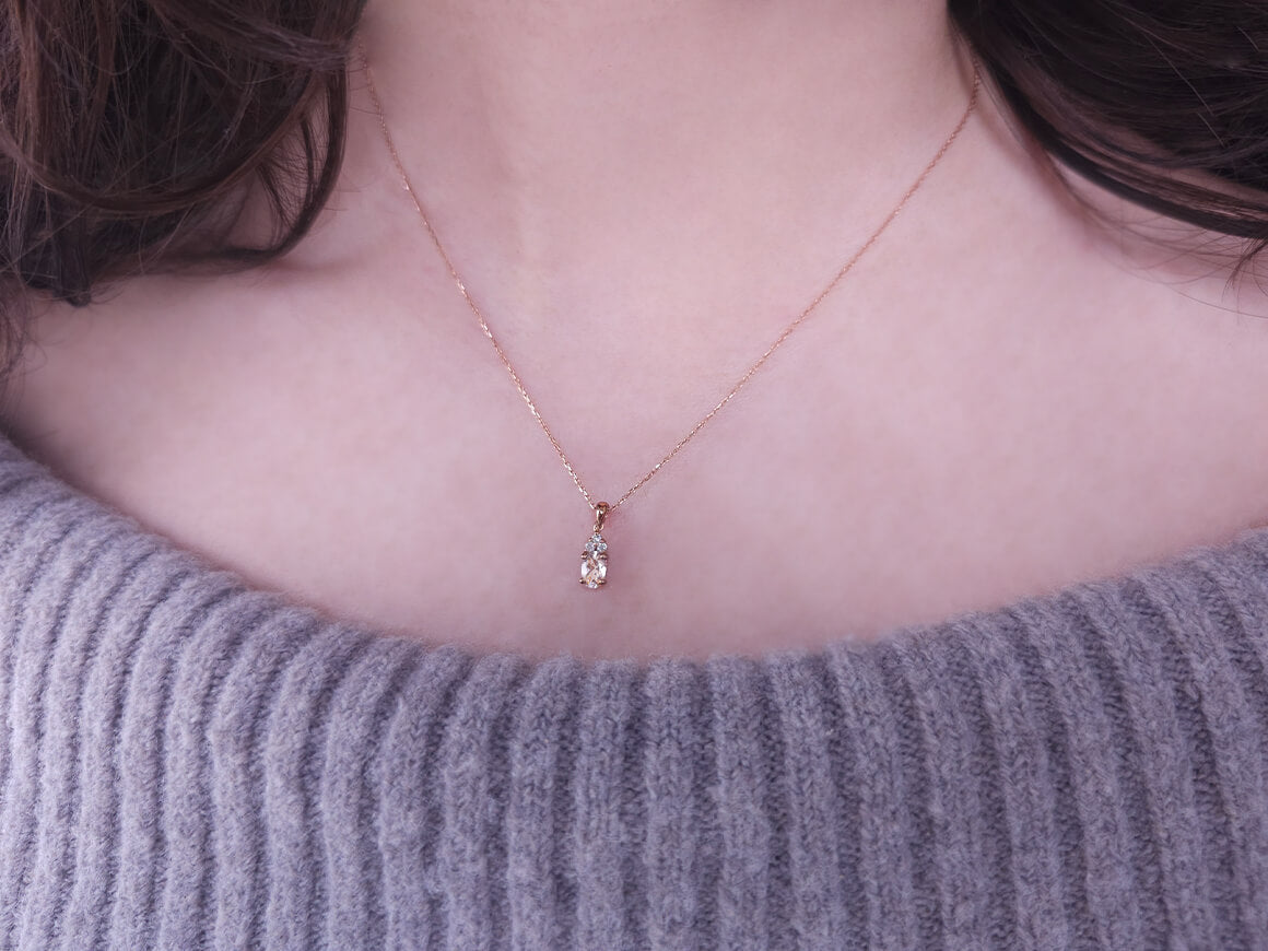 Diamant und Oval Morganit Saga Collier - handgefertigter Diamantschmuck aus Feingold | Sirius Diamant