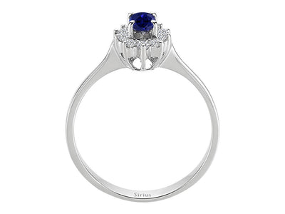 Diamond and oval sapphire ring in 14 K white gold