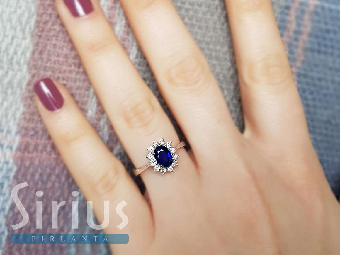 Bague en diamant et saphir ovale