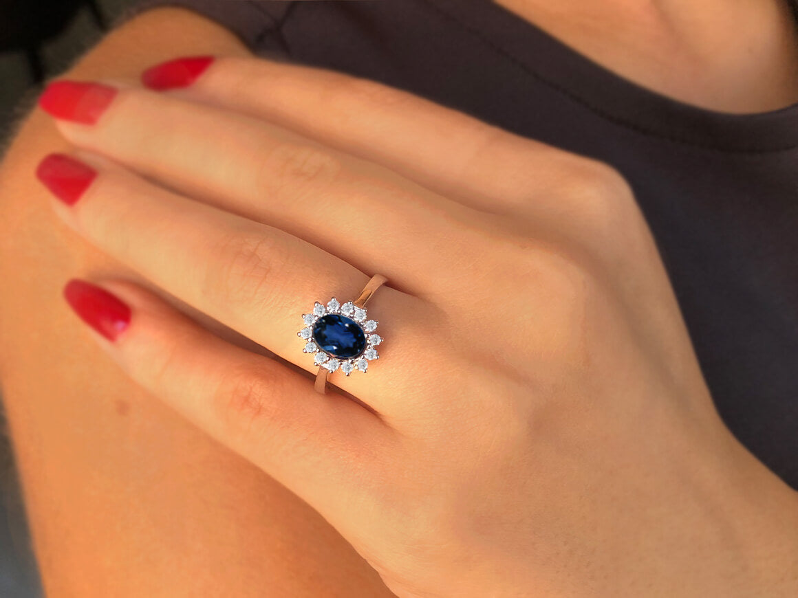 Bague en diamant et saphir ovale