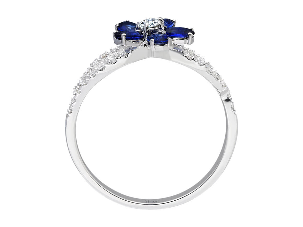 Diamond and oval-cut sapphire violet ring in 333 8-carat white gold