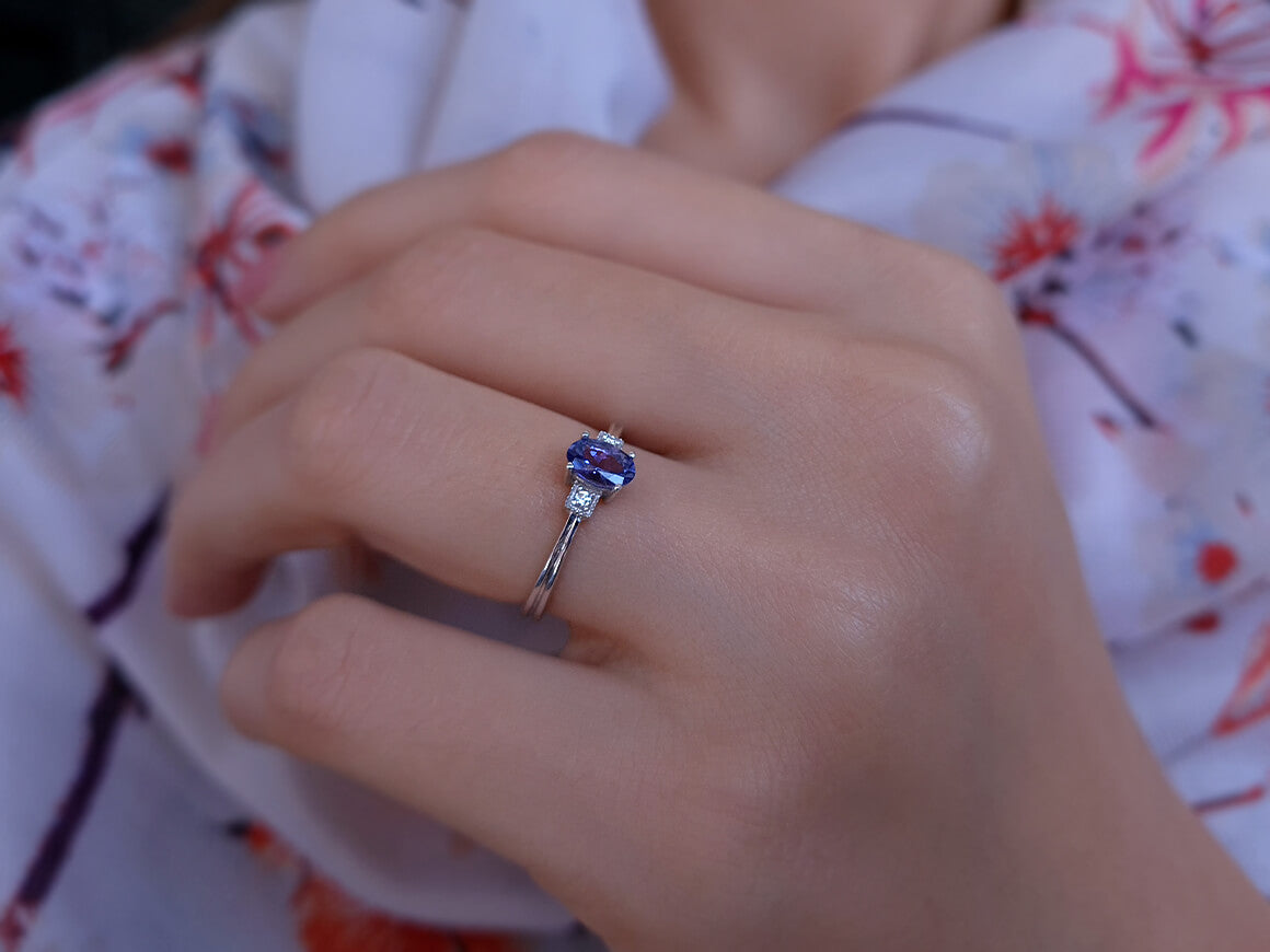Bague en diamant et tanzanite taille ovale AAA
