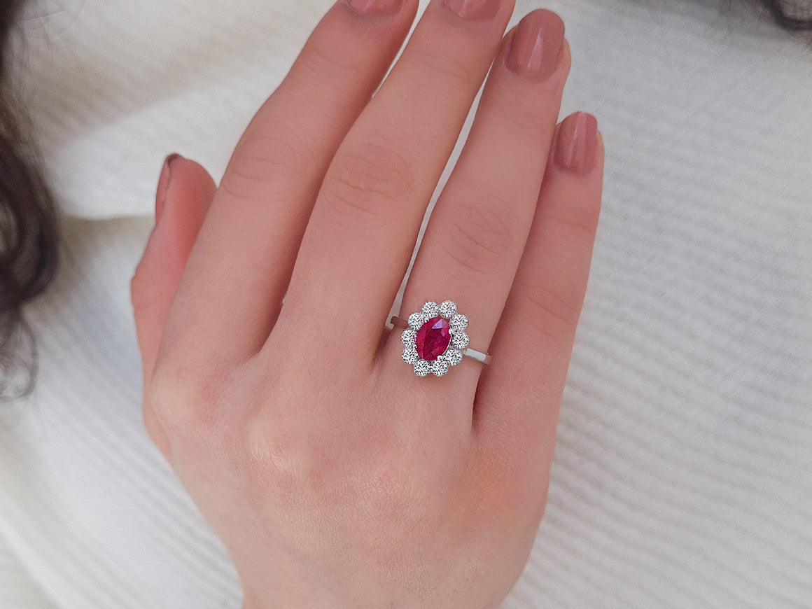 Bague diamant et rubis ovale 