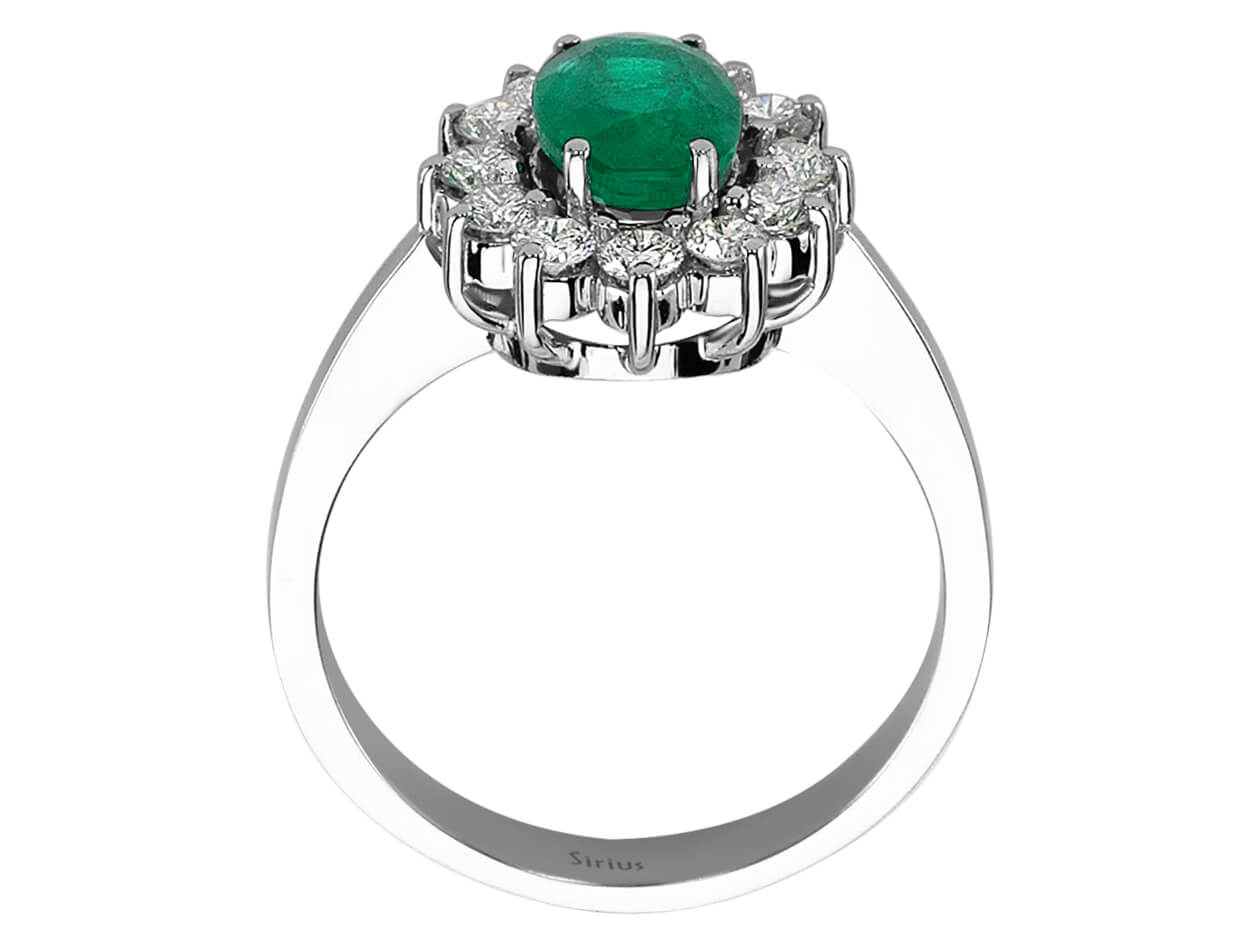 Diamond and oval emerald ring in 14K white gold