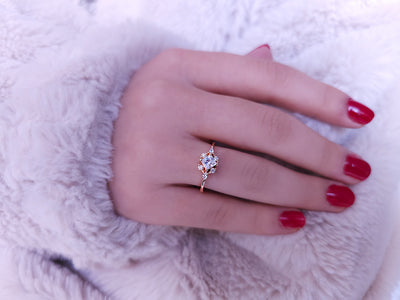Mila ring with princess-cut diamonds and white topaz