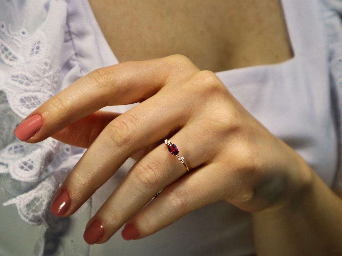 Bague en diamant et radolite taille ovale