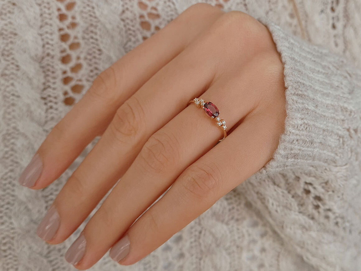Bague en diamant et radolite taille ovale