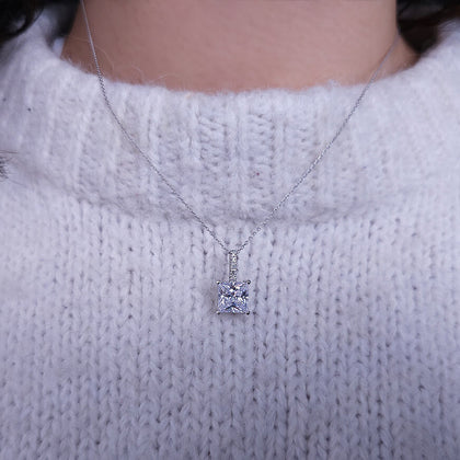 Diamant- und Radiant-Cut-Weißtopas-Solitär-Halskette - handgefertigter Diamantschmuck aus Feingold | Sirius Diamant
